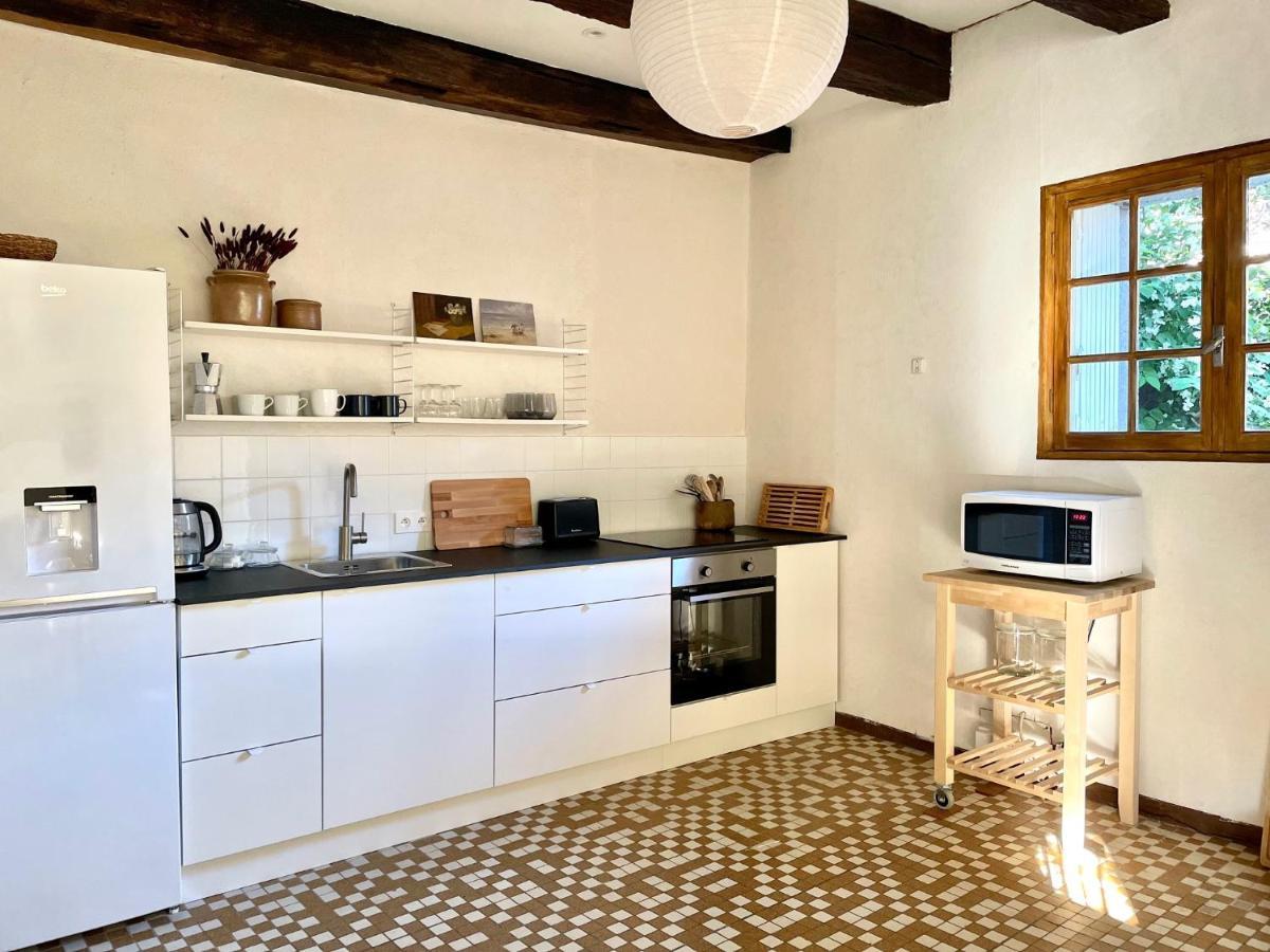 Stylish One Bedroom Apartment In A Lovely Village Saint-Vincent-Rive-d'Olt Ngoại thất bức ảnh