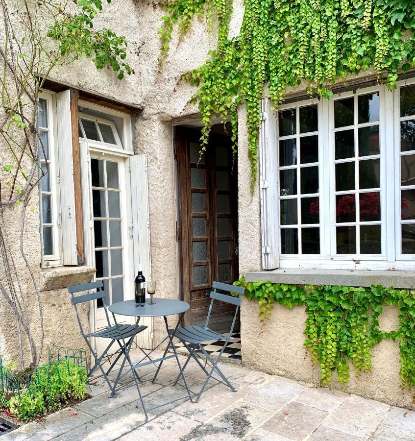 Stylish One Bedroom Apartment In A Lovely Village Saint-Vincent-Rive-d'Olt Ngoại thất bức ảnh
